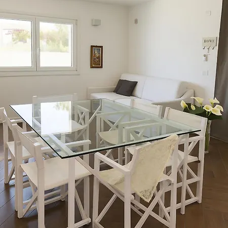 'i Tre Mari' In Strandnaehe By Interhome Vakantiehuis